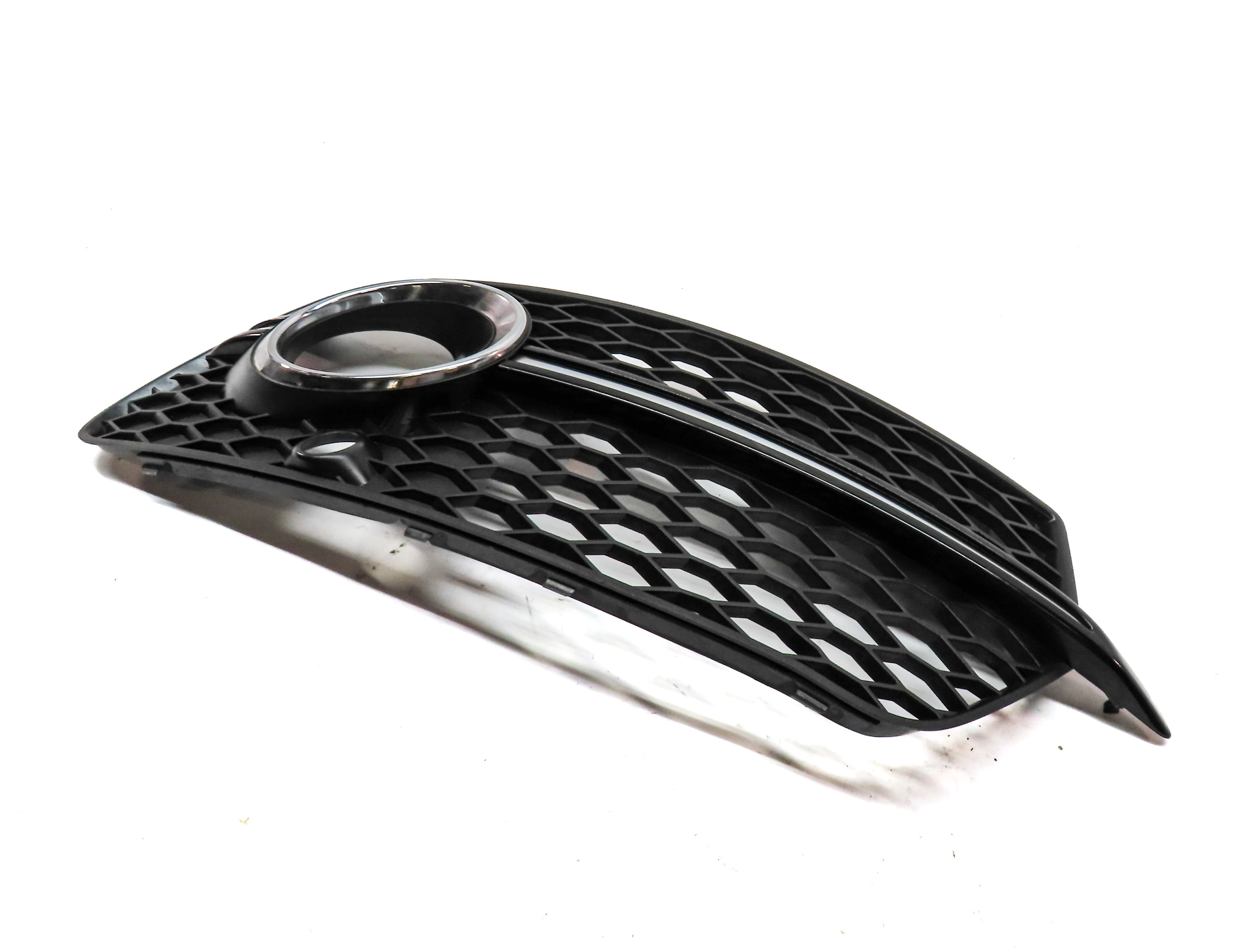 2013-2016 AUDI Q5 (B8 8R) FRONT RIGHT PASSENGER LOWER BUMPER FOGLIGHT LAMP TRIM — exact item pictured